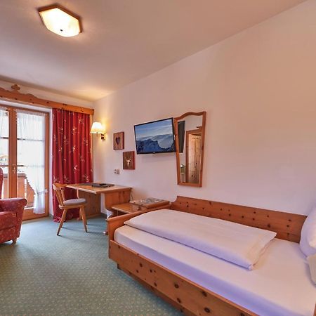 Landhotel Zum Bad Krün Εξωτερικό φωτογραφία